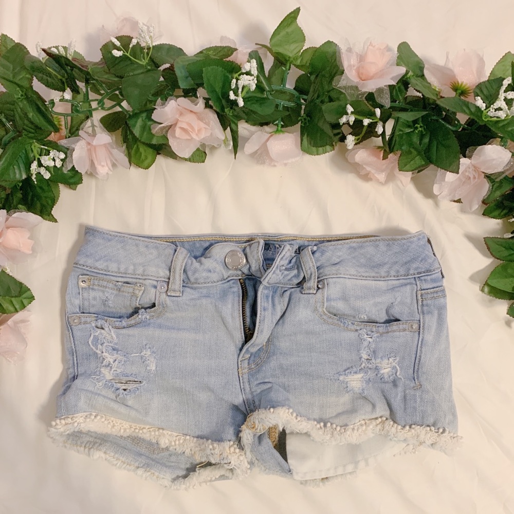 low-rise AE ripped light washed denim shorts | 00